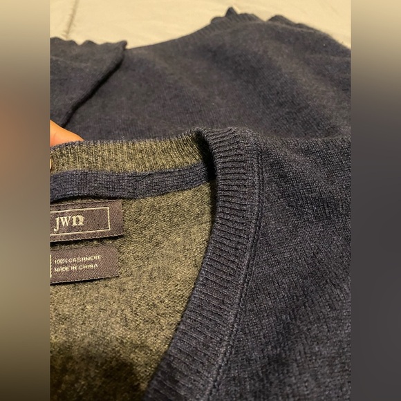 John W Nordstrom 100% cashmere V-Neck sweater - Picture 11 of 13